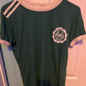 Woman’s Victoria secret PINK short sleeve